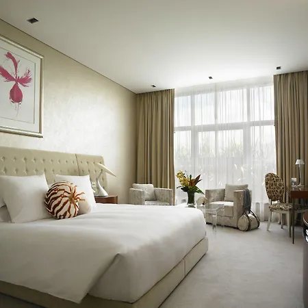 The G & Hotel