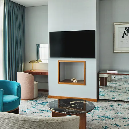 The G & Hotel