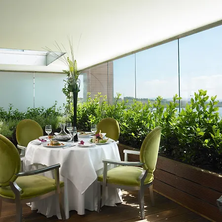 The G Ξενοδοχείο